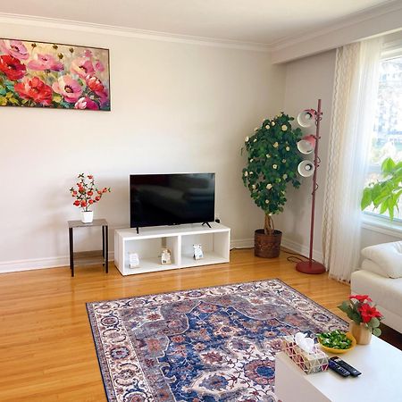 Sunny House - Main Floor, Free Parking, In Toronto Hotel ภายนอก รูปภาพ