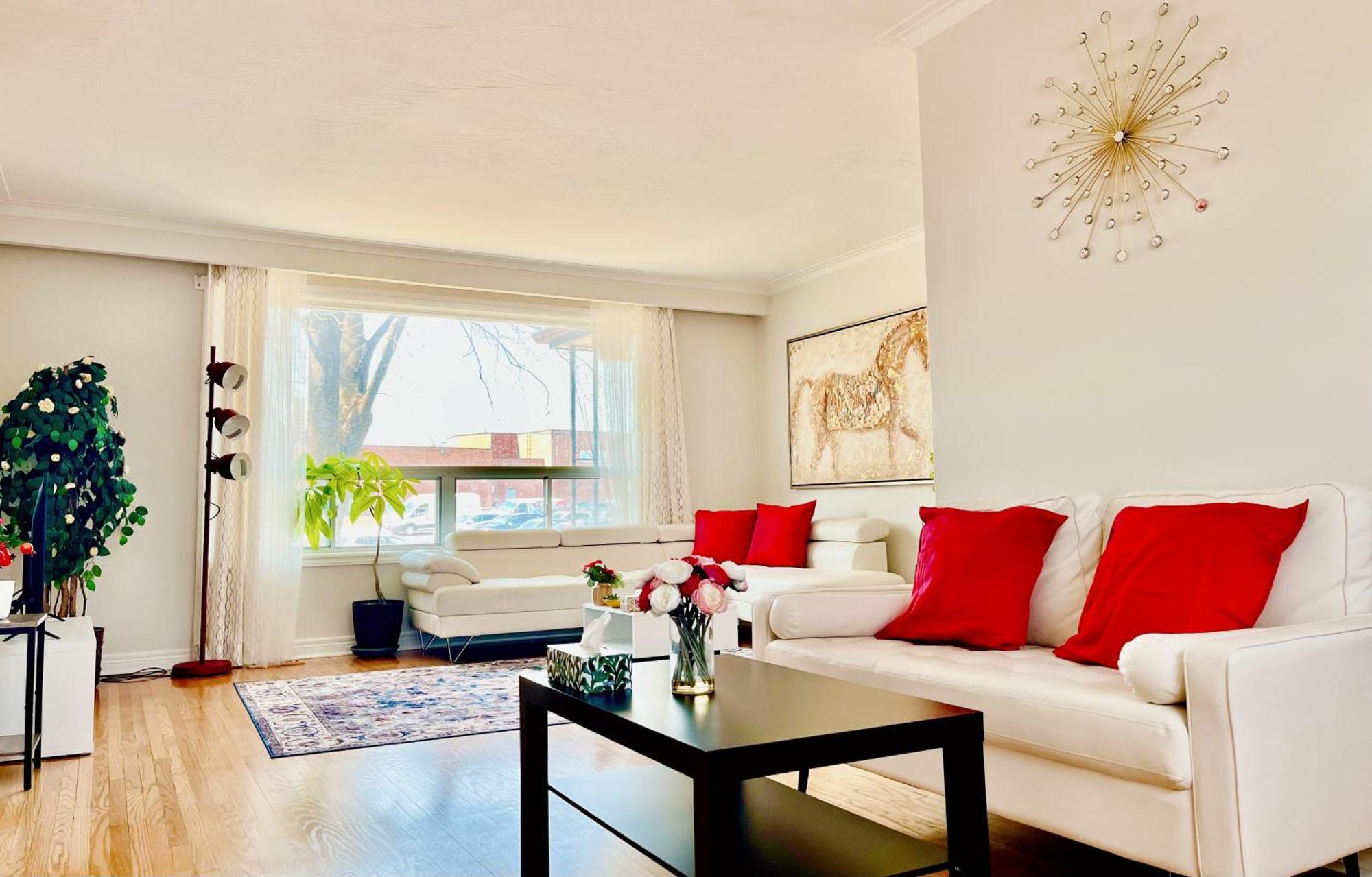 Sunny House - Main Floor, Free Parking, In Toronto Hotel ภายนอก รูปภาพ