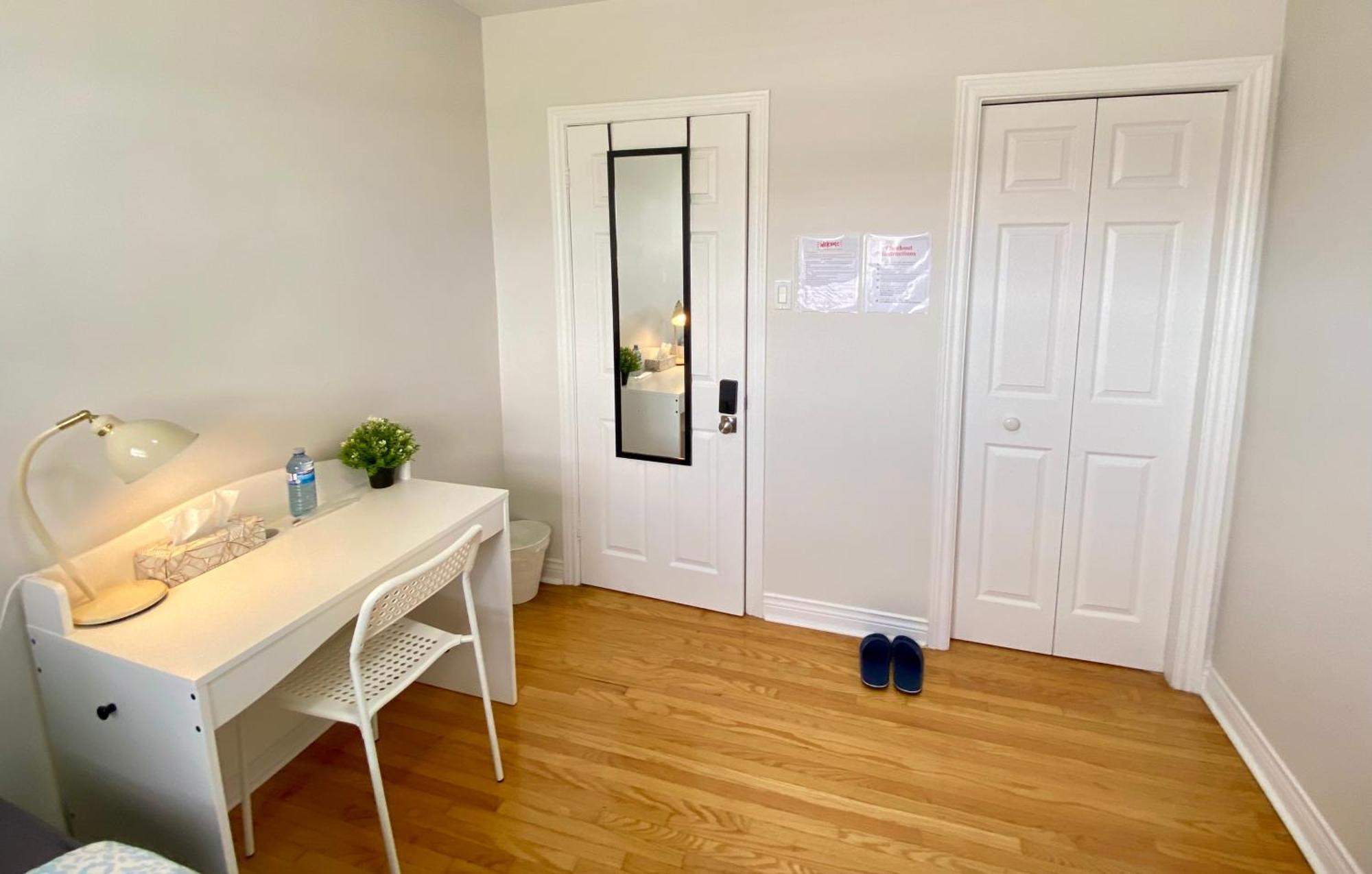 Sunny House - Main Floor, Free Parking, In Toronto Hotel ภายนอก รูปภาพ